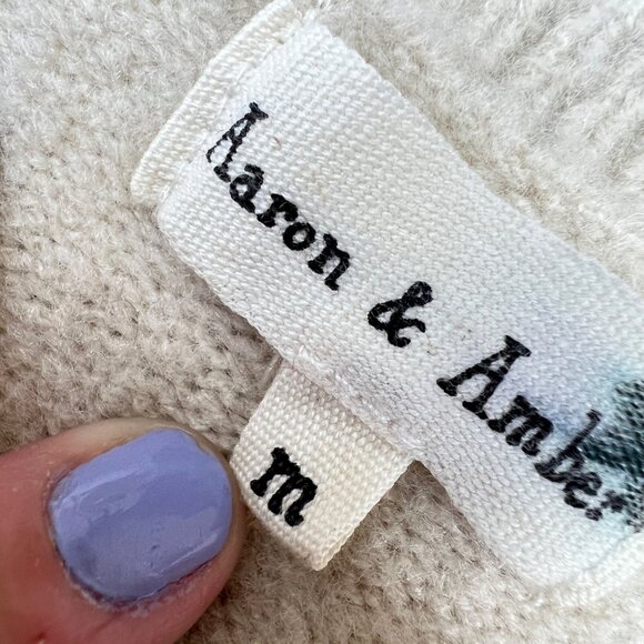 Aaron & Amber Chevron V-Neck Sweater Beige Gold Green Size Medium - Picture 9 of 12